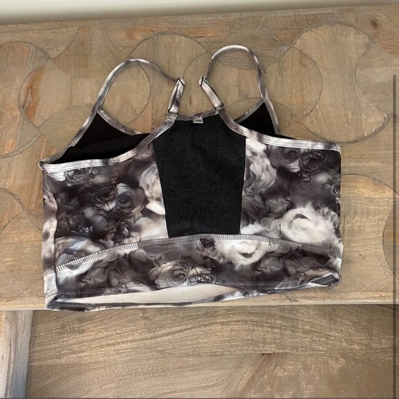 Floral Mesh Back Black And White Sports Bra Small - Picture 2 of 2